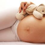 Αν ο αφαλός σας βγαίνει έξω κατά τη διάρκεια της εγκυμοσύνης, τι σημαίνει;