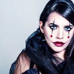 Stylish and scary Halloween makeup for girls